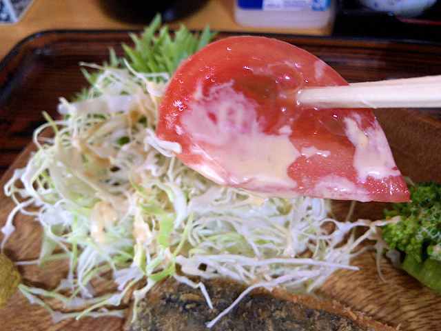アジフライ定食15トマト.jpg