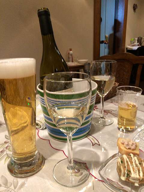 ディナー39生ビールと白ワイン.jpg